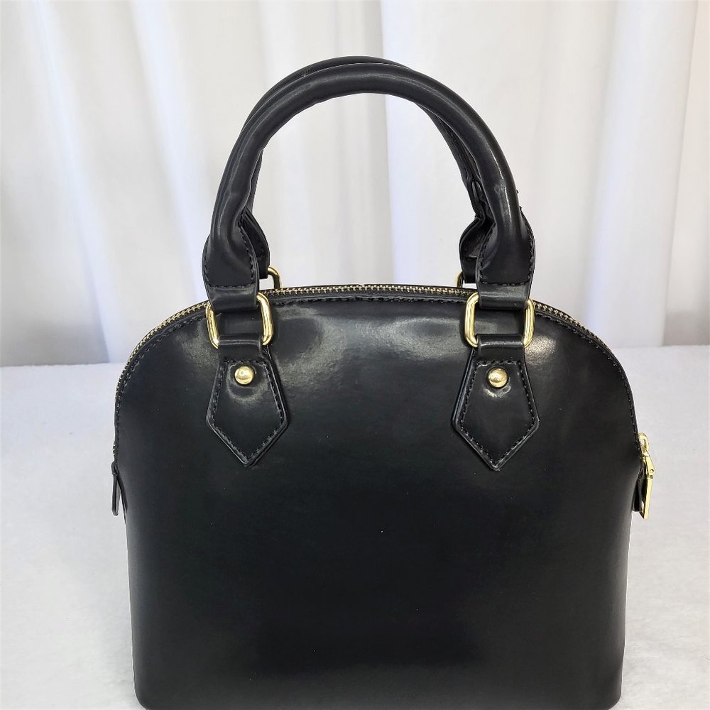 * Mata Faux Leather Black Handbags With 2 Straps & Gold Zipper